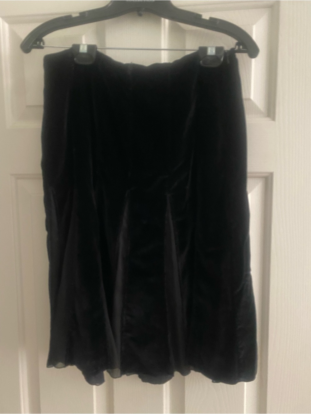 Elegant Black Midi Velvet Skirt
